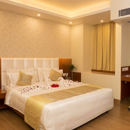 Amalfi Grand Hotel Patna  Bagian luar foto