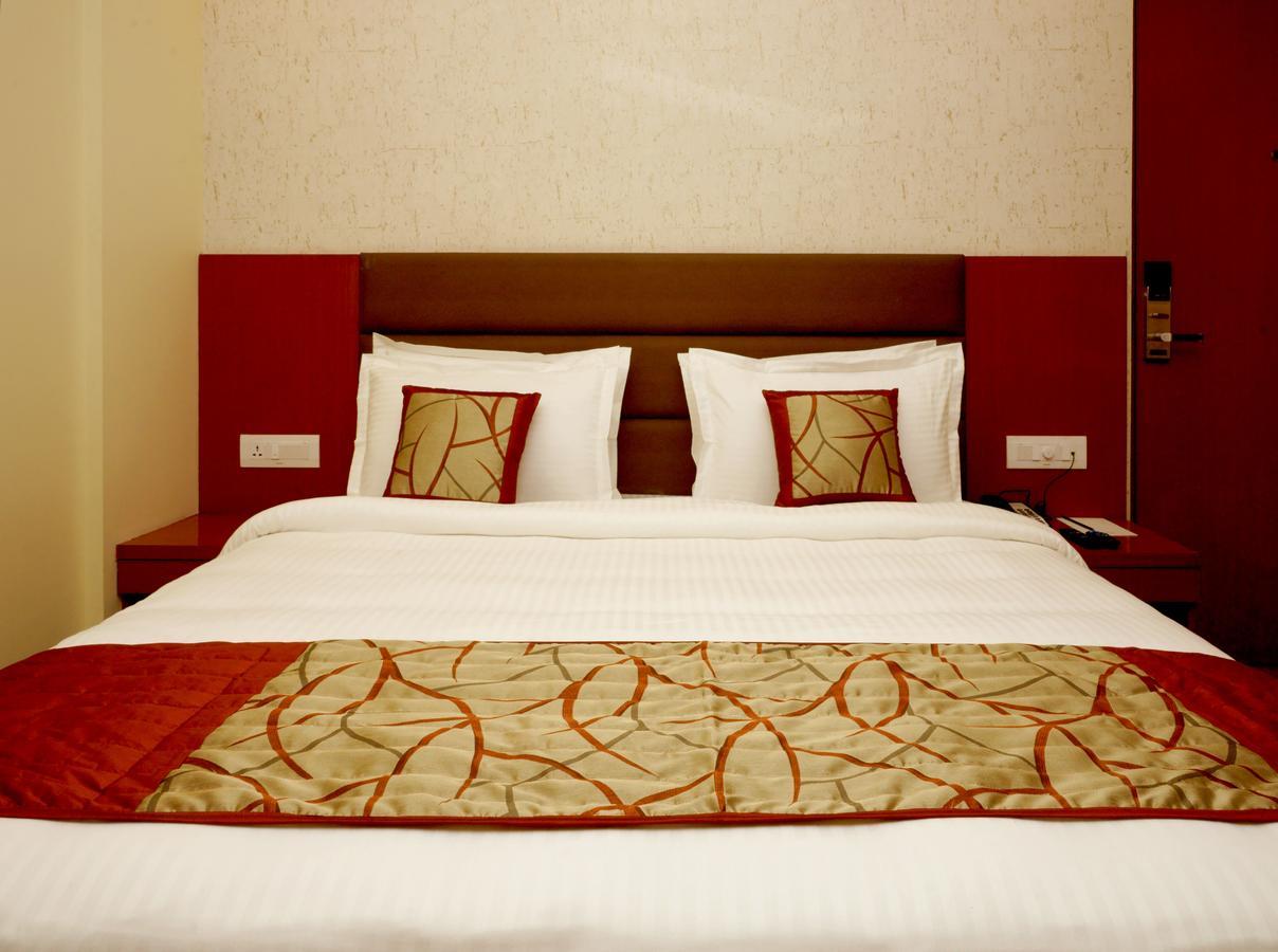 Amalfi Grand Hotel Patna  Ruang foto