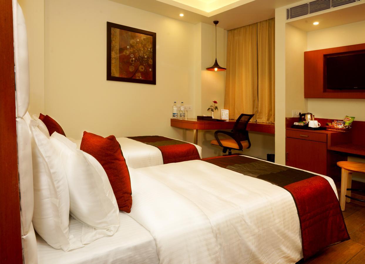 Amalfi Grand Hotel Patna  Ruang foto