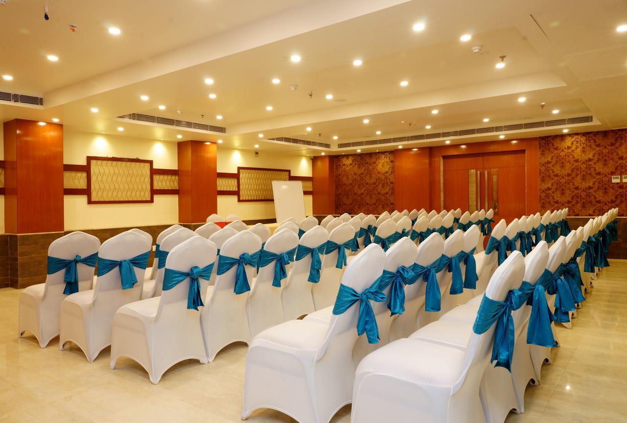 Amalfi Grand Hotel Patna  Ruang foto