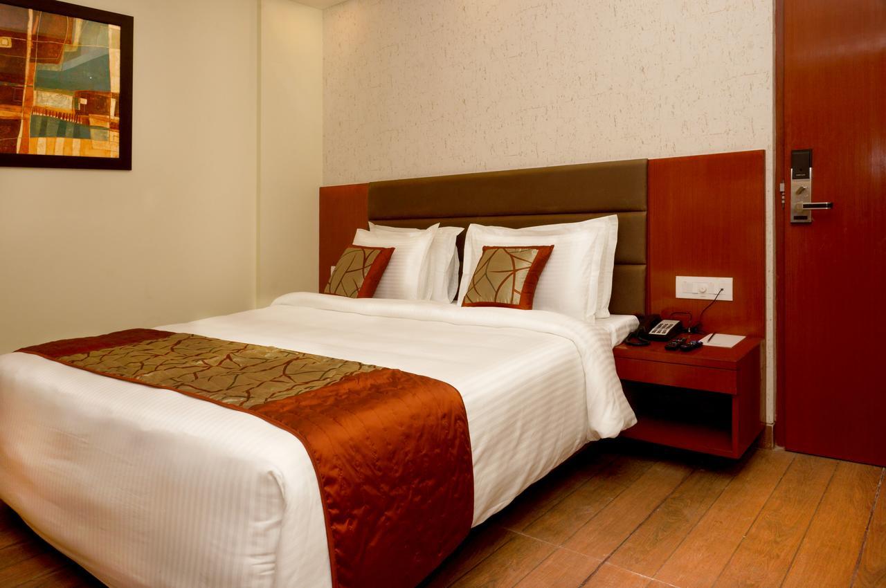 Amalfi Grand Hotel Patna  Ruang foto