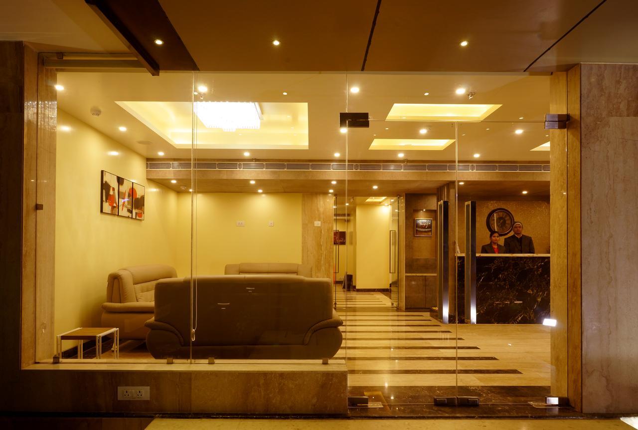 Amalfi Grand Hotel Patna  Ruang foto
