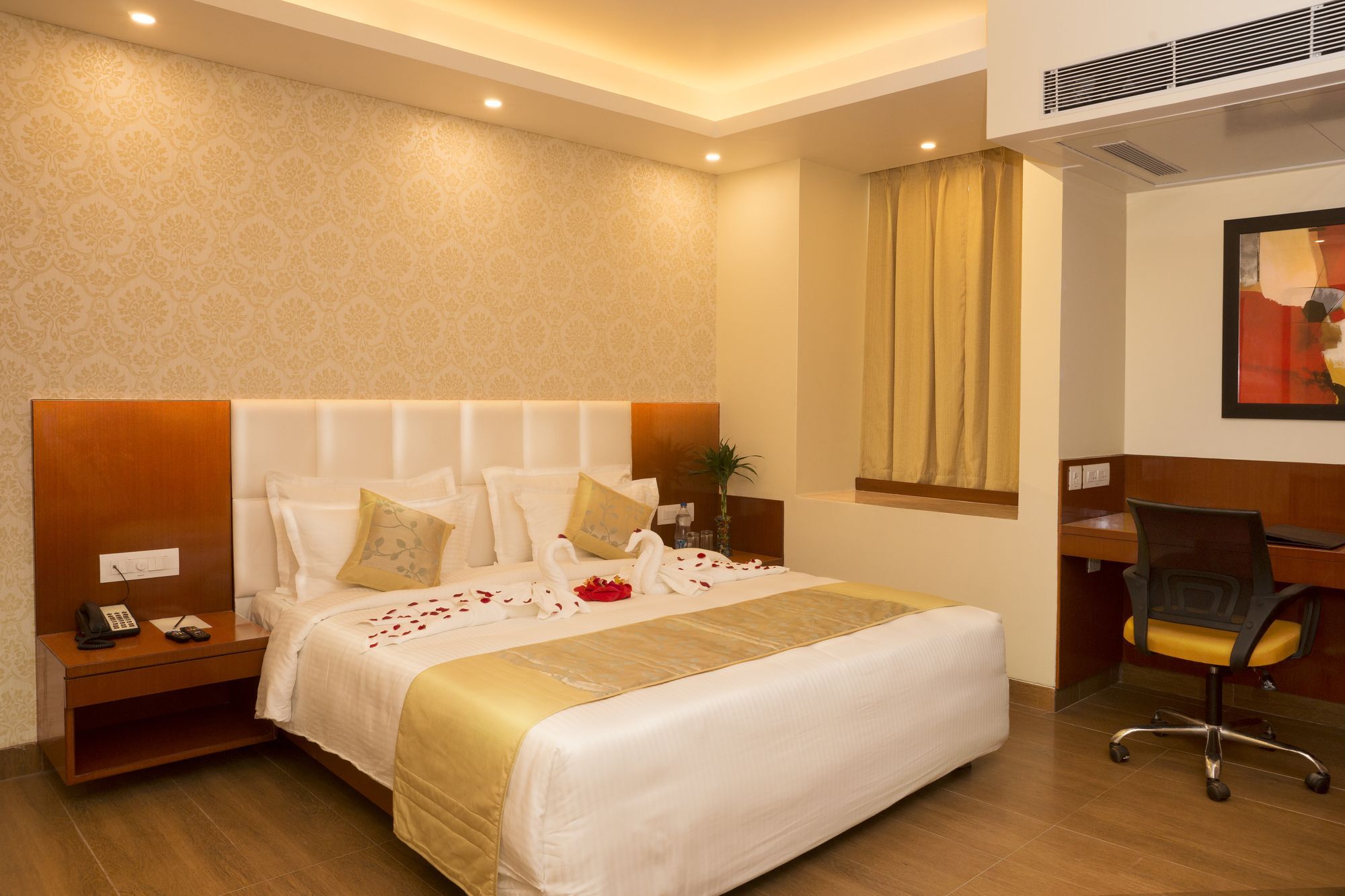 Amalfi Grand Hotel Patna  Bagian luar foto